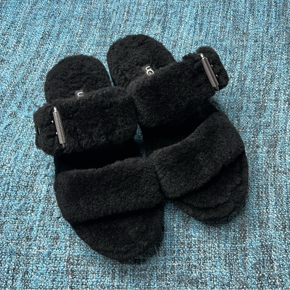 UGG Fuzz Yeah Slide Slippers Sheepskin Upper in Black - Picture 2 of 9